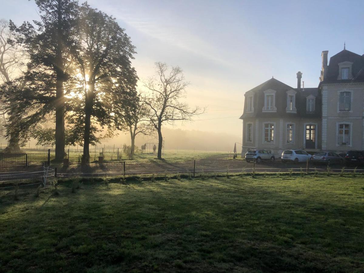 Gite Du Campagnard Du Chateau De La Bouchatte Chazemais Esterno foto